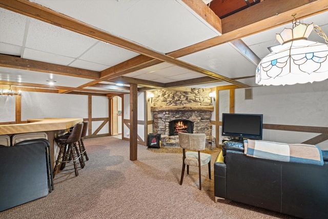 W137S6940 Clarendon PLACE, Muskego, WI 53150