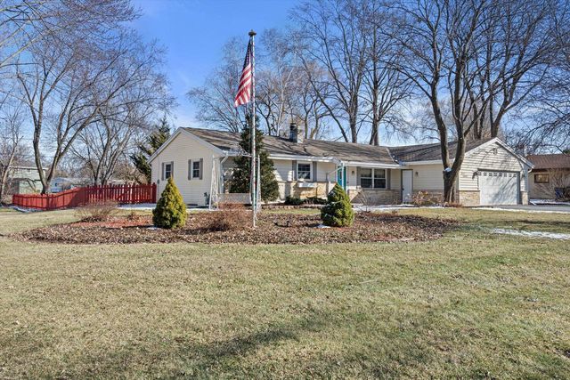 W137S6940 Clarendon PLACE, Muskego, WI 53150