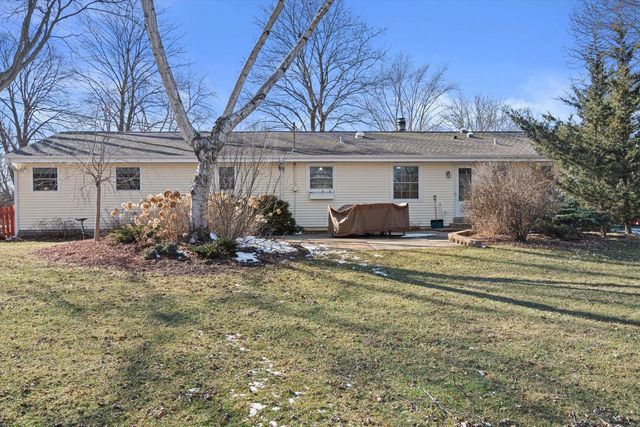 W137S6940 Clarendon PLACE, Muskego, WI 53150