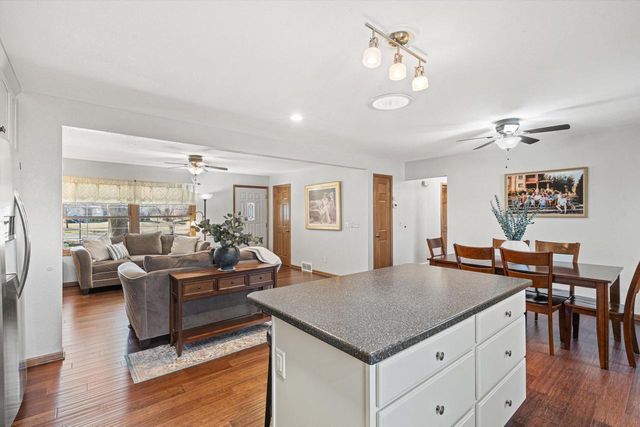 W137S6940 Clarendon PLACE, Muskego, WI 53150