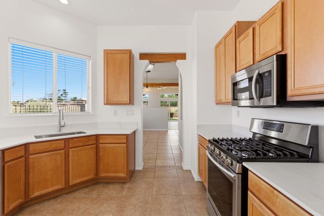 3416 Lockerbie Drive SE, Rio Rancho, NM 87124