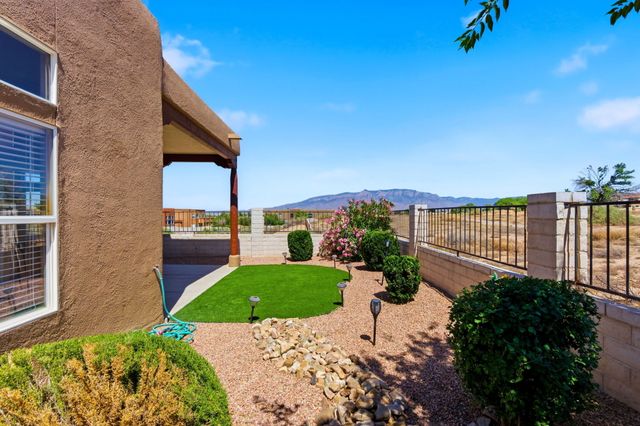3416 Lockerbie Drive SE, Rio Rancho, NM 87124