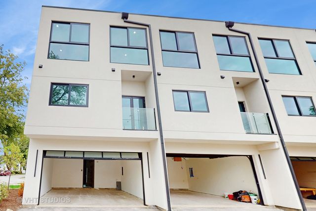 6332 Hennings Court, Morton Grove, IL 60053