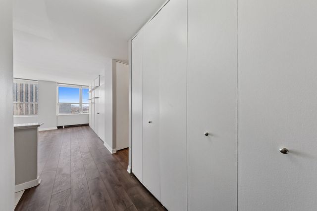 655 W Irving Park Road 1511, Chicago, IL 60613