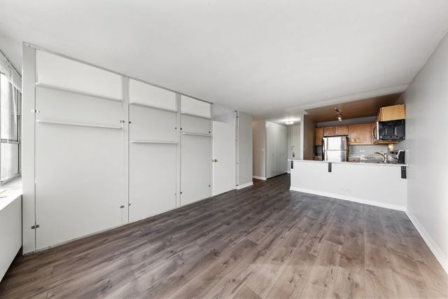 655 W Irving Park Road 1511, Chicago, IL 60613