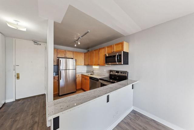 655 W Irving Park Road 1511, Chicago, IL 60613