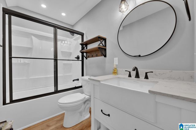 208 ENGLISH VILLAGE CIRCLE, Gardendale, AL 35071