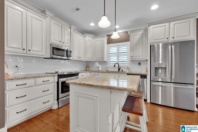 208 ENGLISH VILLAGE CIRCLE, Gardendale, AL 35071