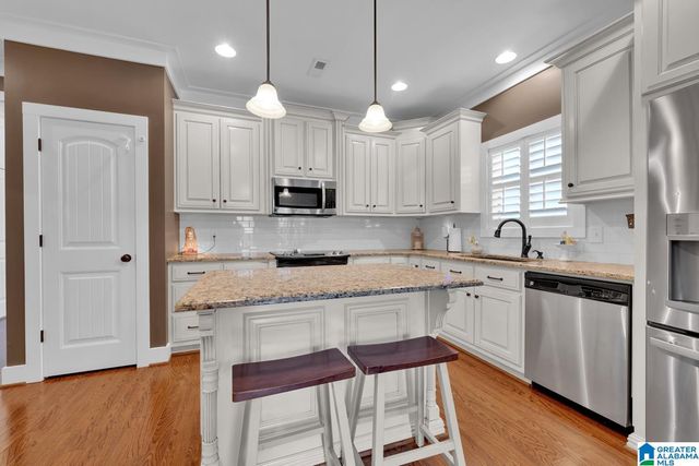 208 ENGLISH VILLAGE CIRCLE, Gardendale, AL 35071