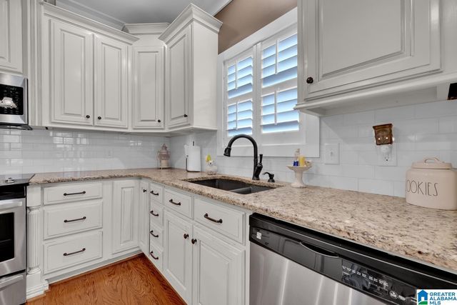 208 ENGLISH VILLAGE CIRCLE, Gardendale, AL 35071