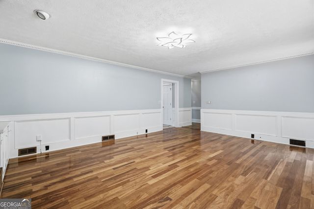 4040 Camaron Way, Snellville, GA 30039