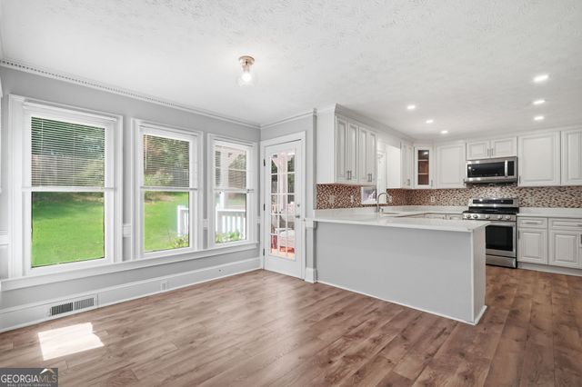 4040 Camaron Way, Snellville, GA 30039