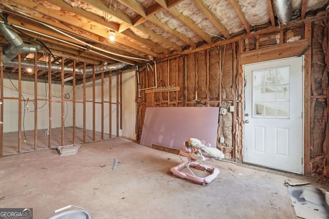 4040 Camaron Way, Snellville, GA 30039
