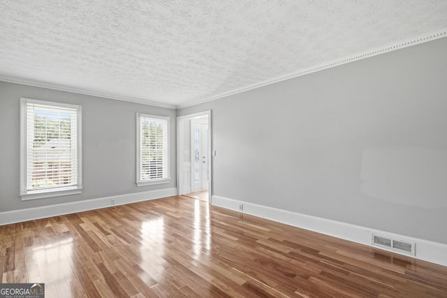 4040 Camaron Way, Snellville, GA 30039