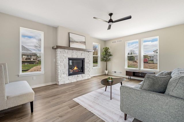 N101W16938 Tanglewood DRIVE, Germantown, WI 53022