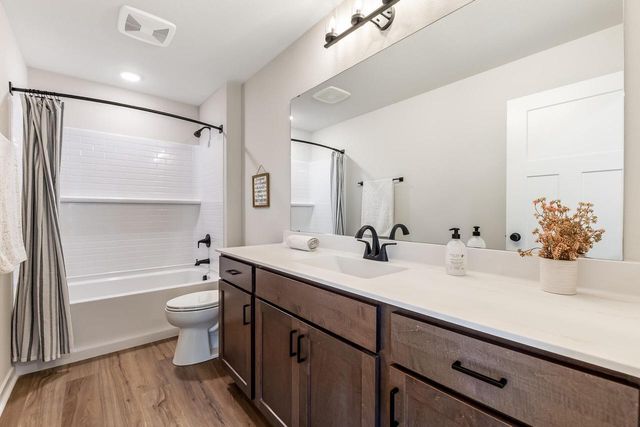 N101W16938 Tanglewood DRIVE, Germantown, WI 53022