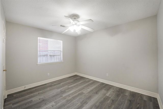 16007 Lakestone Drive, Tomball, TX 77377