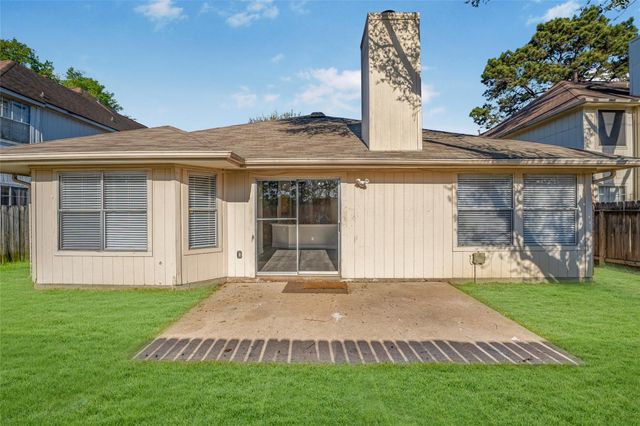 16007 Lakestone Drive, Tomball, TX 77377