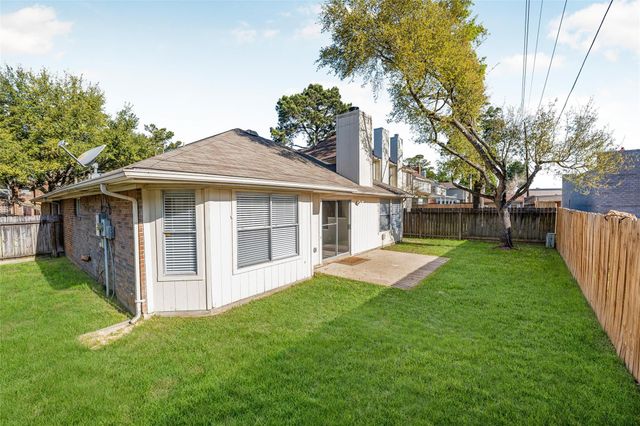 16007 Lakestone Drive, Tomball, TX 77377