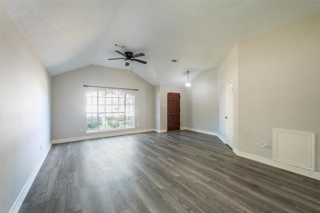 16007 Lakestone Drive, Tomball, TX 77377