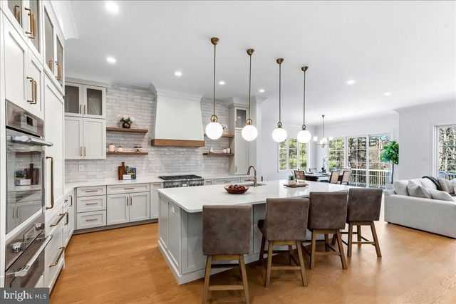 102 KNOXLYN FARM DR, Kennett Square, PA 19348