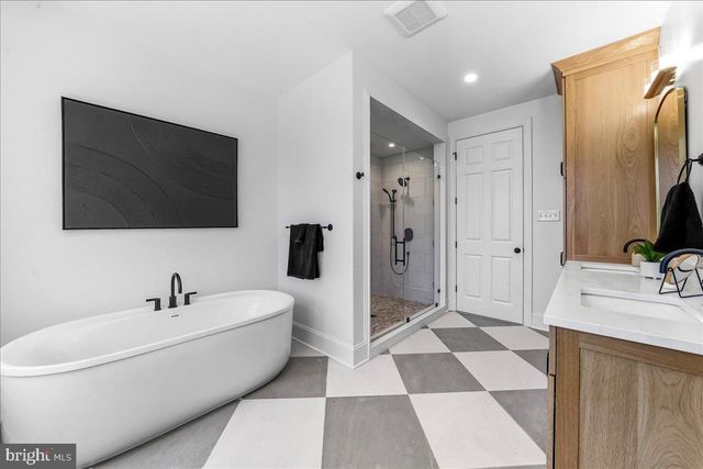 102 KNOXLYN FARM DR, Kennett Square, PA 19348