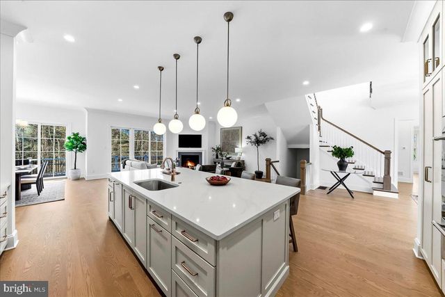 102 KNOXLYN FARM DR, Kennett Square, PA 19348