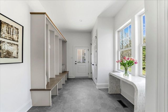 102 KNOXLYN FARM DR, Kennett Square, PA 19348