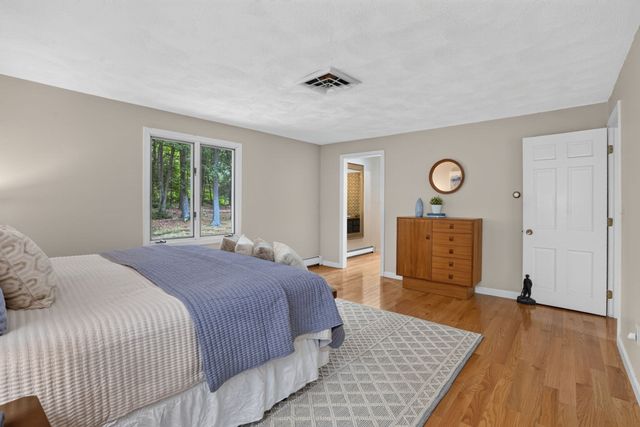 27 Algonquin Ave, Andover, MA 01810