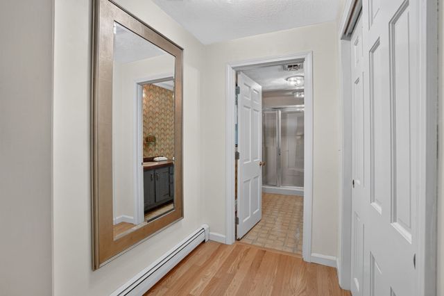 27 Algonquin Ave, Andover, MA 01810