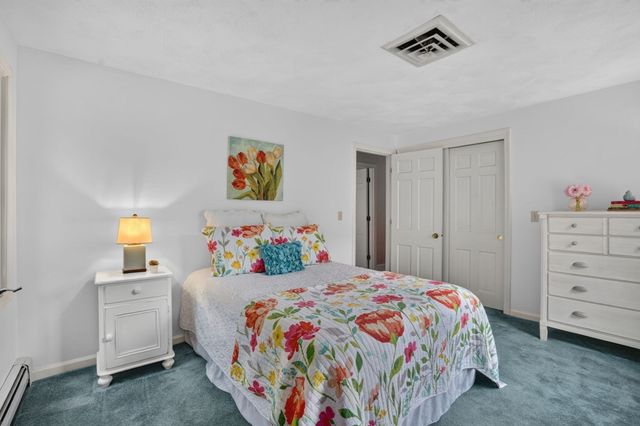 27 Algonquin Ave, Andover, MA 01810