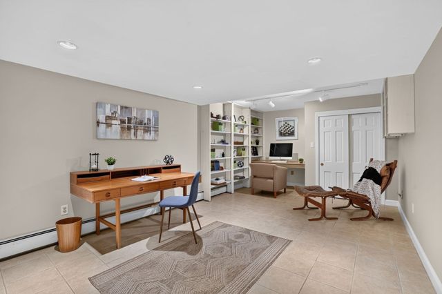 27 Algonquin Ave, Andover, MA 01810