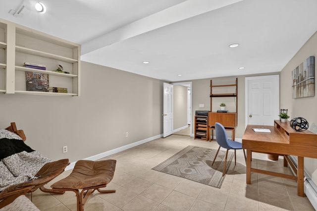 27 Algonquin Ave, Andover, MA 01810