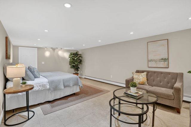 27 Algonquin Ave, Andover, MA 01810