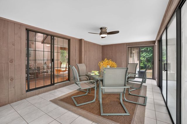 27 Algonquin Ave, Andover, MA 01810