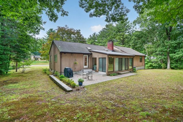 27 Algonquin Ave, Andover, MA 01810