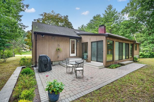 27 Algonquin Ave, Andover, MA 01810