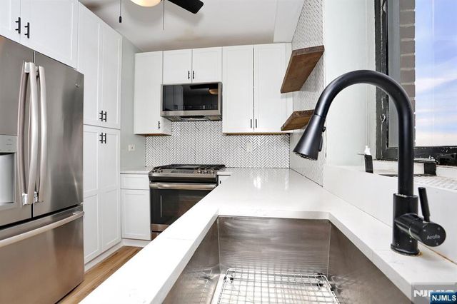 2 Horizon Road 1414, Fort Lee, NJ 07024