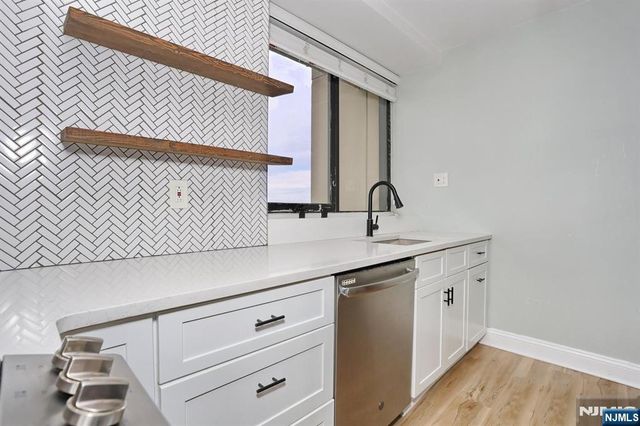2 Horizon Road 1414, Fort Lee, NJ 07024