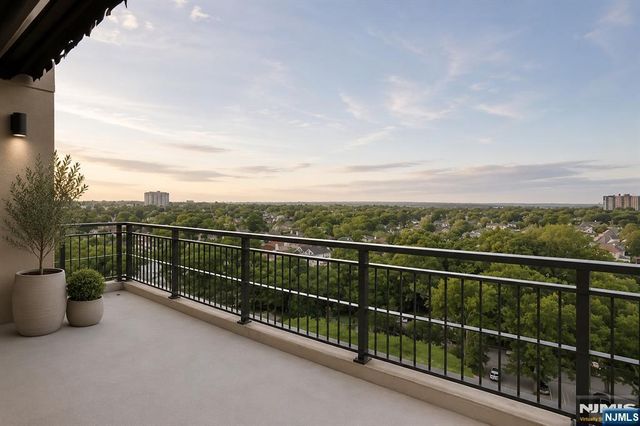 2 Horizon Road 1414, Fort Lee, NJ 07024