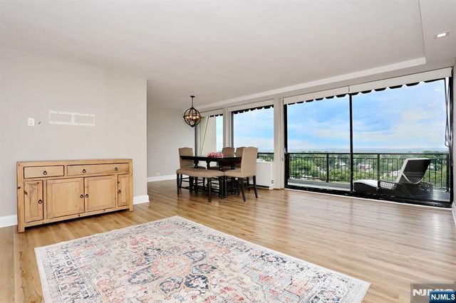 2 Horizon Road 1414, Fort Lee, NJ 07024