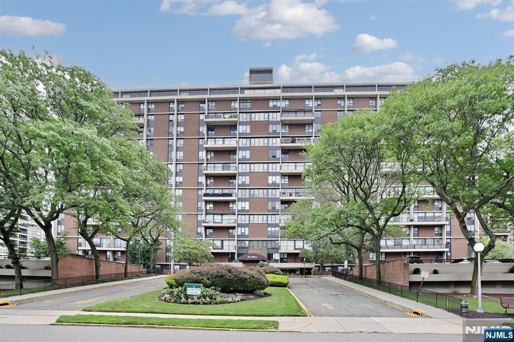 2 Horizon Road 1414, Fort Lee, NJ 07024