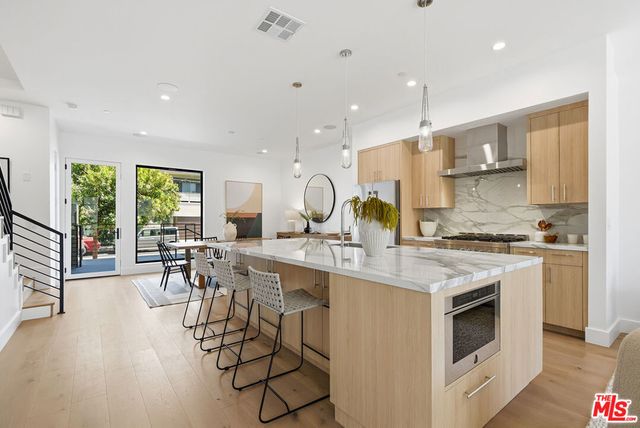 4095 Sawtelle Boulevard B, Culver City, CA 90066