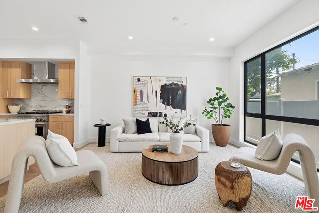 4095 Sawtelle Boulevard B, Culver City, CA 90066
