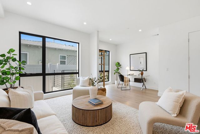 4095 Sawtelle Boulevard B, Culver City, CA 90066