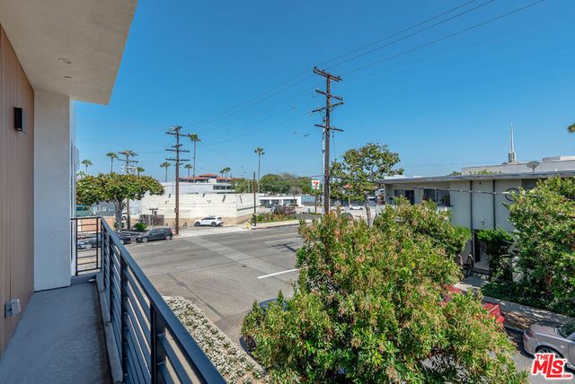 4095 Sawtelle Boulevard B, Culver City, CA 90066
