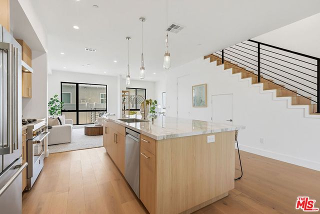 4095 Sawtelle Boulevard B, Culver City, CA 90066