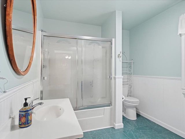 80 Central Avenue, South Burlington, VT 05403