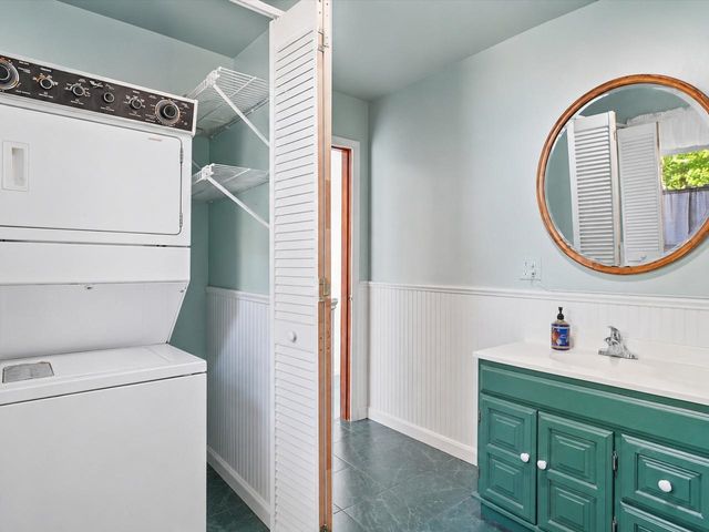 80 Central Avenue, South Burlington, VT 05403