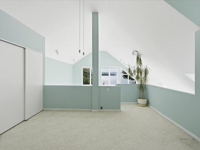 80 Central Avenue, South Burlington, VT 05403